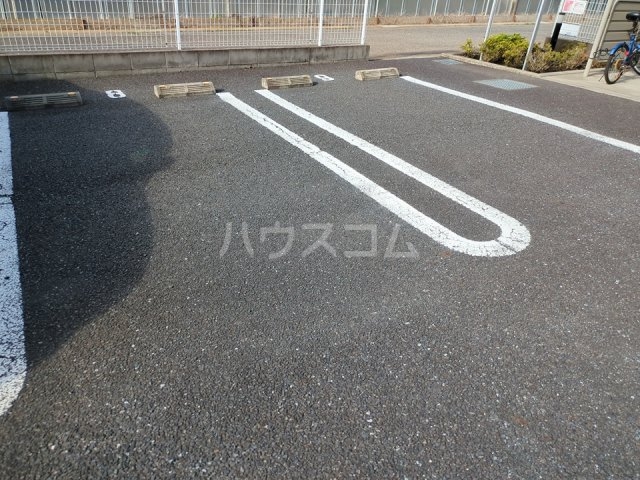2/3 駐車場