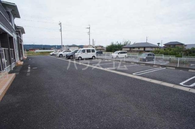 2/7 駐車場
