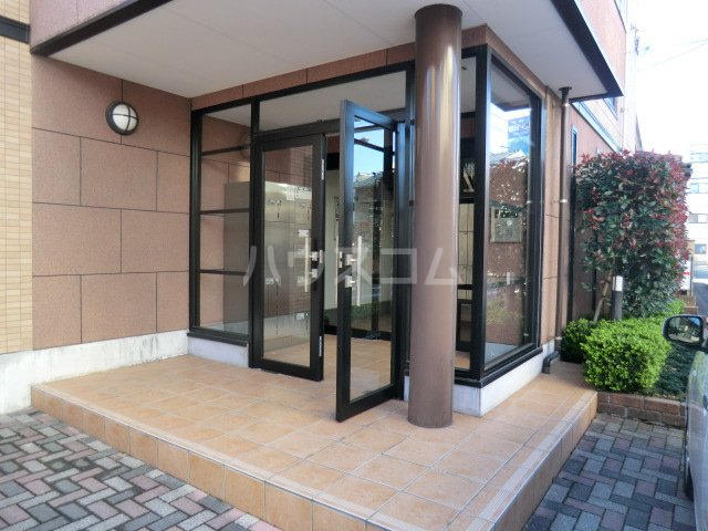 22/30 エントランス