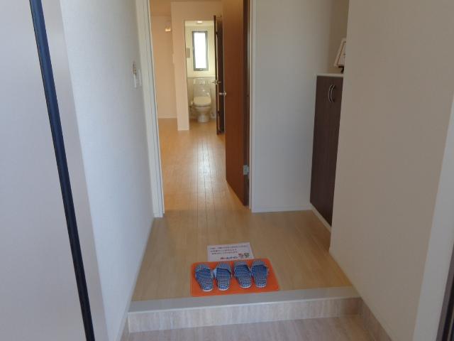 22/23 エントランス