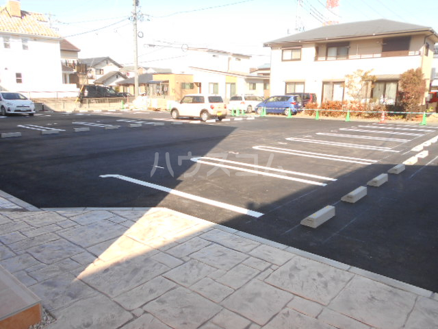 27/30 駐車場