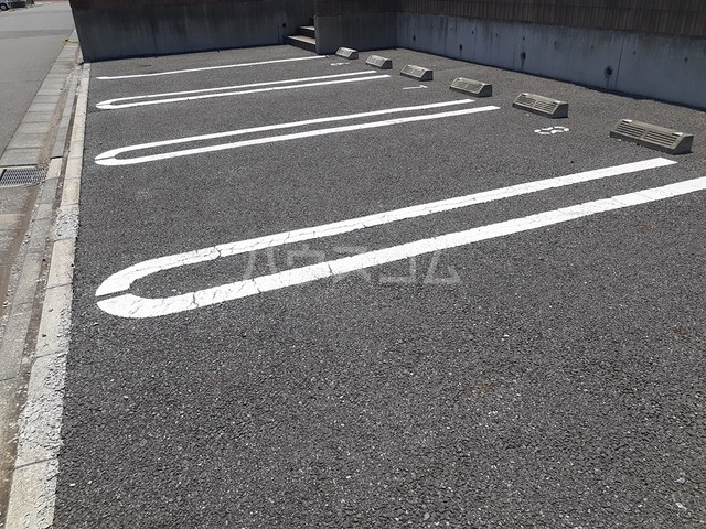 14/20 駐車場