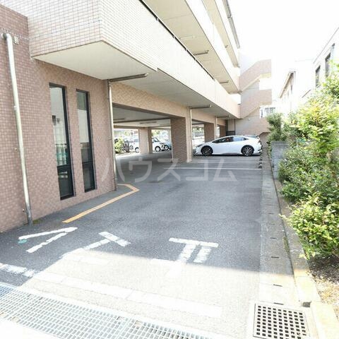 13/23 駐車場