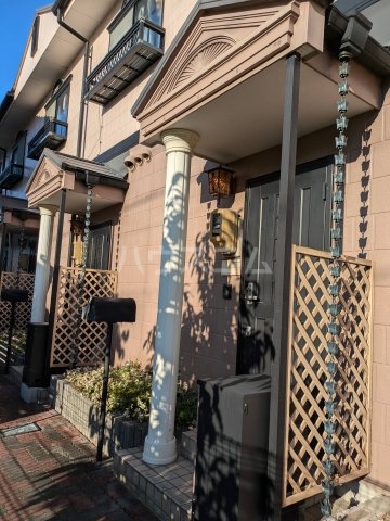 23/26 エントランス