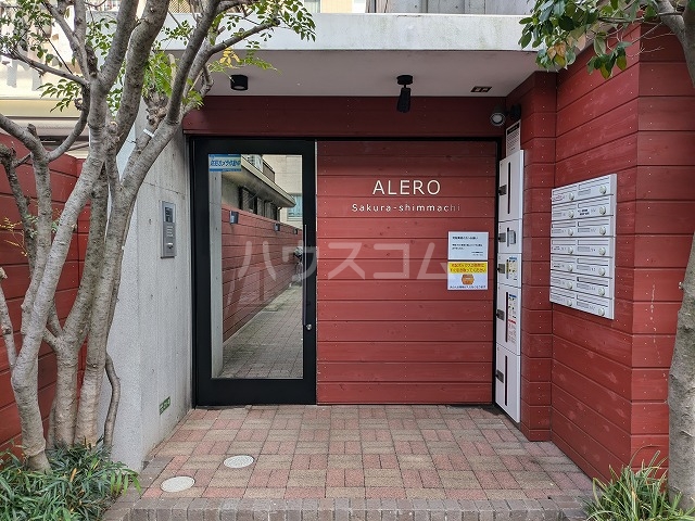 27/30 エントランス