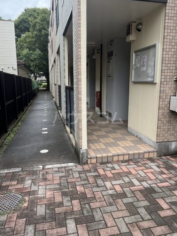 27/30 エントランス