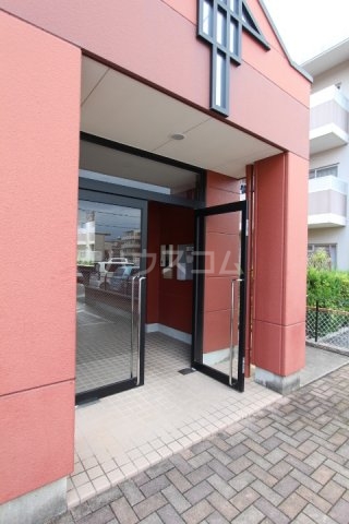 25/30 エントランス