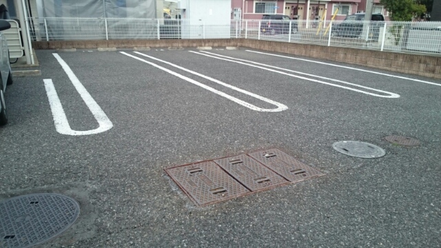 26/30 駐車場