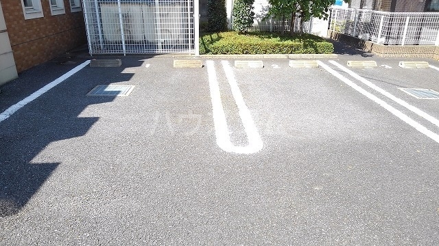 15/23 駐車場
