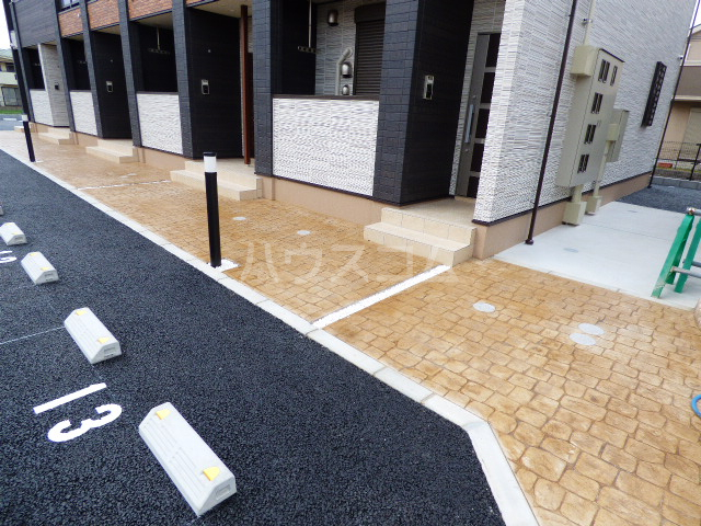 21/30 エントランス