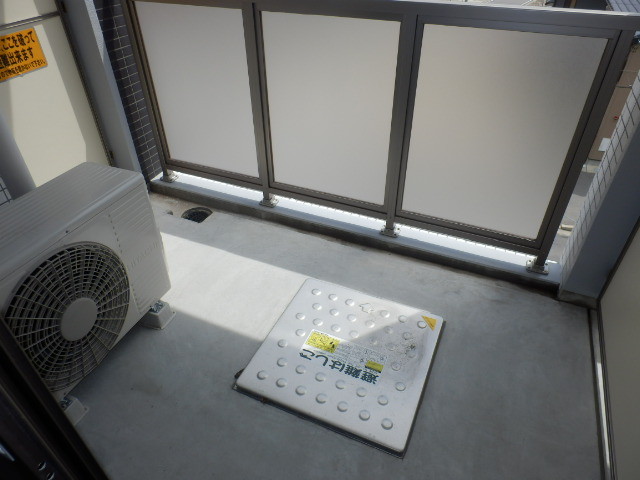 19/28 バルコニー