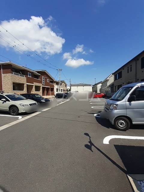 21/28 駐車場
