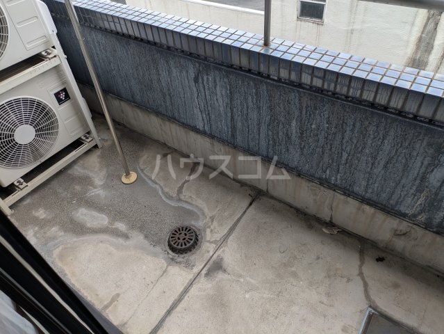 13/19 バルコニー