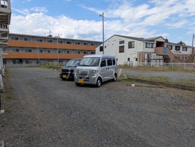 22/30 駐車場