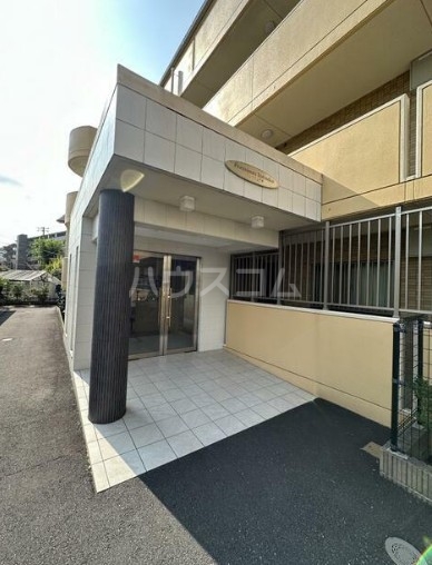 14/22 エントランス