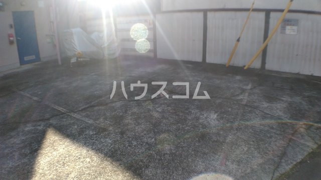 21/28 駐車場