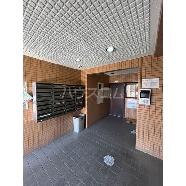 14/17 エントランス