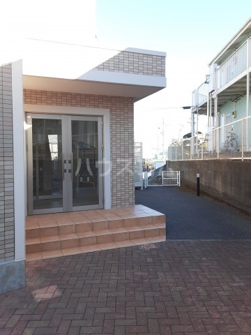 24/30 エントランス