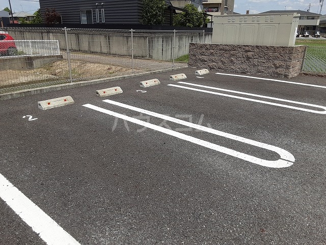 16/25 駐車場
