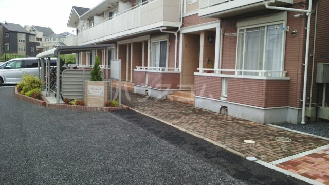 18/29 エントランス