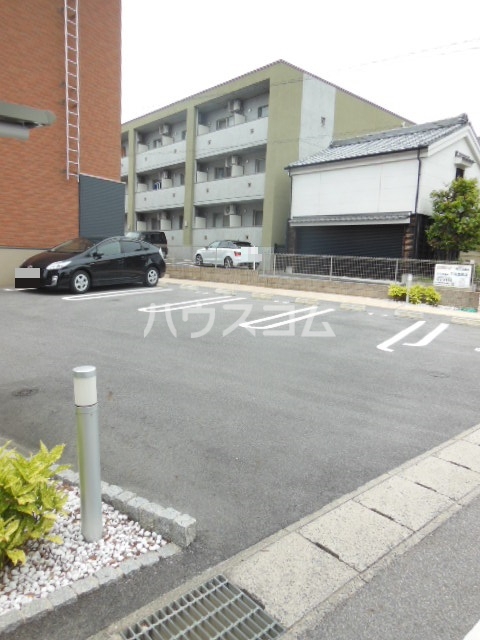 22/30 駐車場