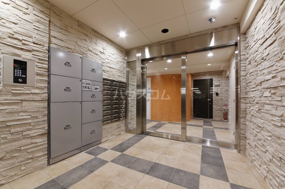 20/29 エントランス