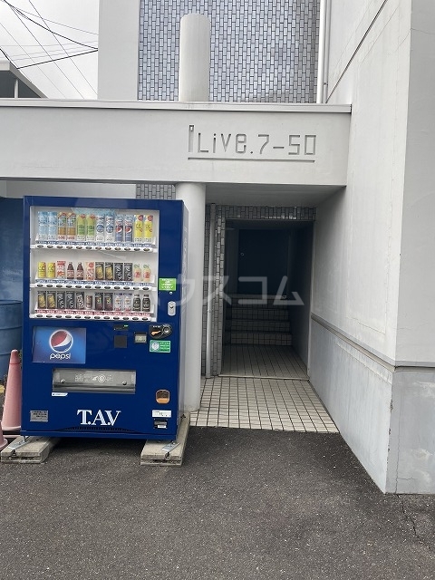 2/4 エントランス