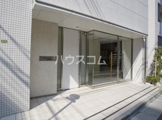 18/28 エントランス