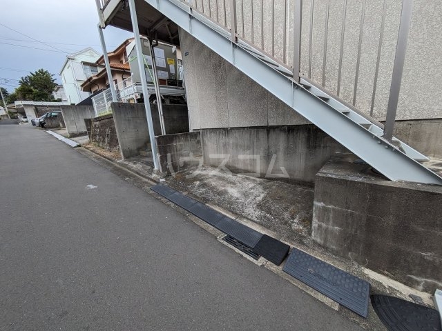 26/30 エントランス