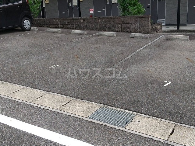 19/28 駐車場