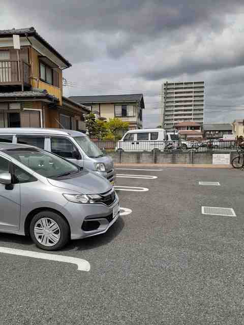 28/30 駐車場