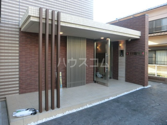 2/3 エントランス