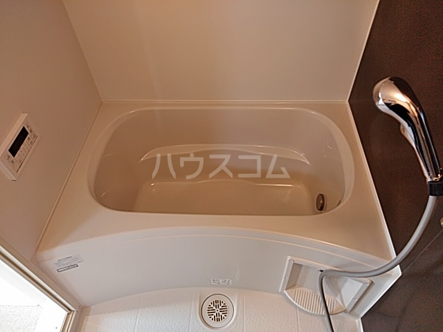13/30 浴室