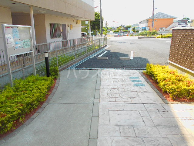 13/17 エントランス