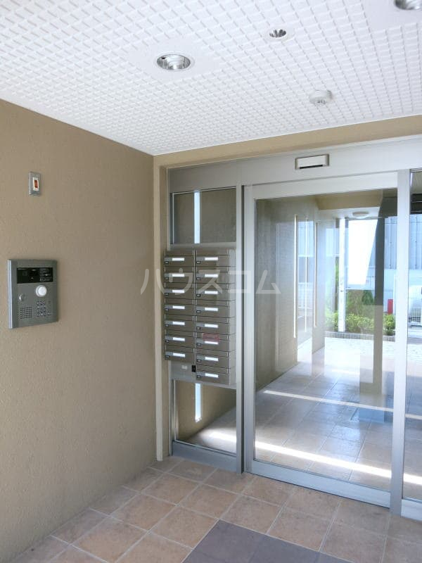 14/23 エントランス