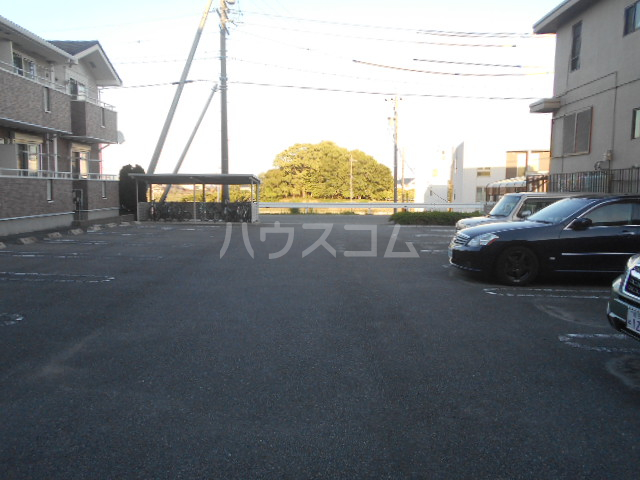 28/30 駐車場
