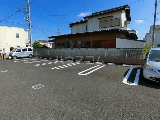 14/27 駐車場