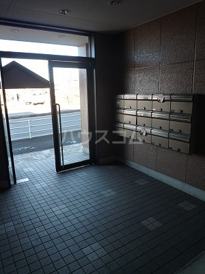 28/30 エントランス