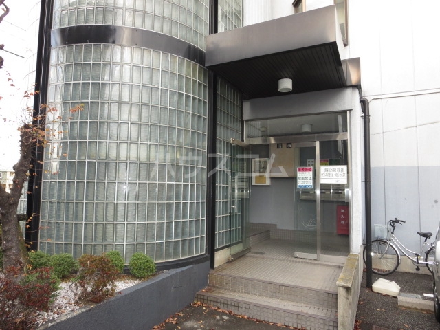 2/4 エントランス