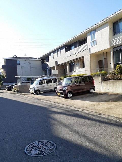 22/28 駐車場