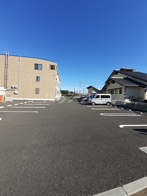 16/23 駐車場