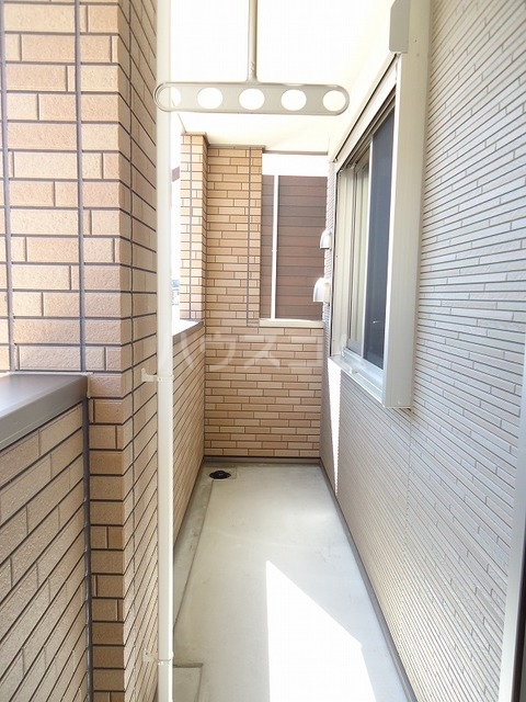 18/28 バルコニー