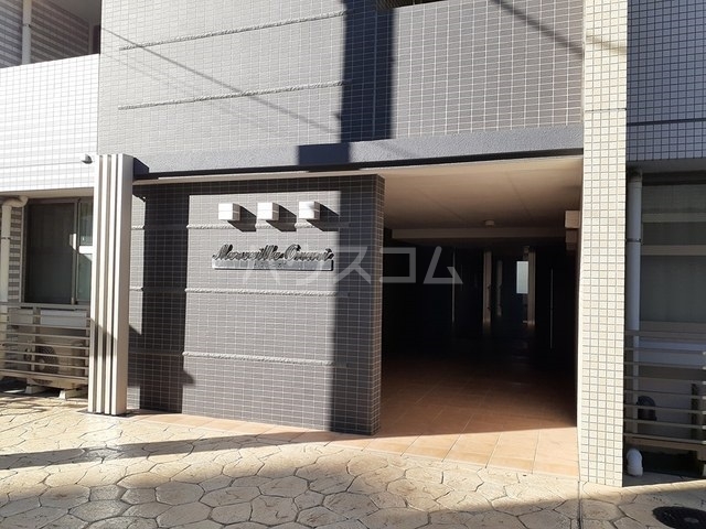 14/20 エントランス