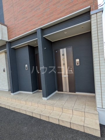 24/30 エントランス