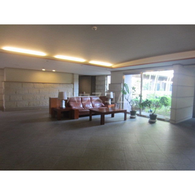 13/13 エントランス