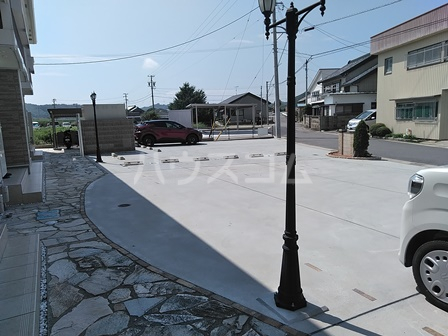 2/3 駐車場
