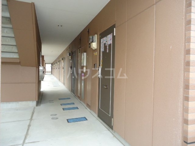 25/29 エントランス