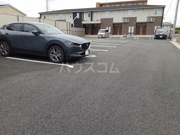 28/30 駐車場