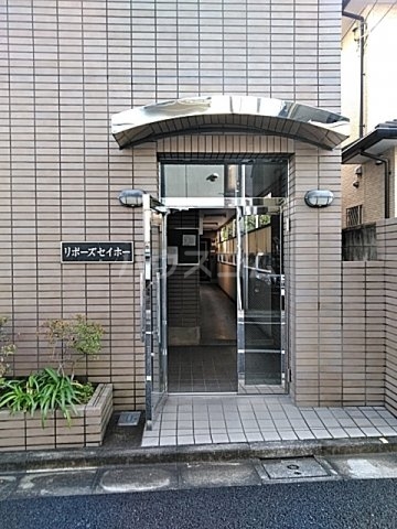 28/30 エントランス