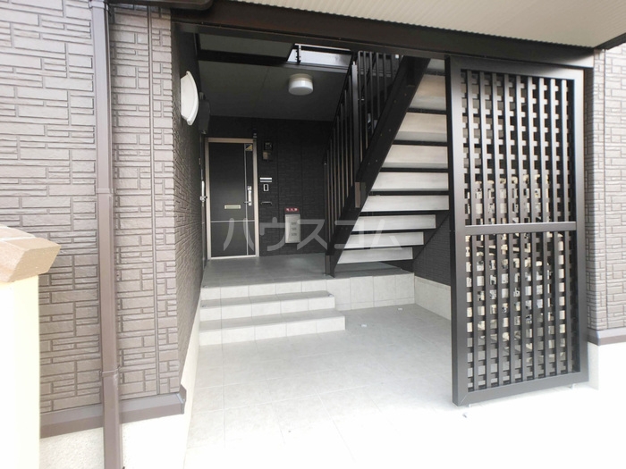 14/25 エントランス